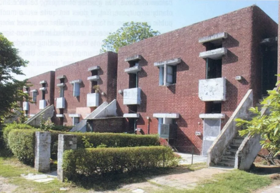 ASPECTS OF ARCHITECTURAL SCALE FOUR
