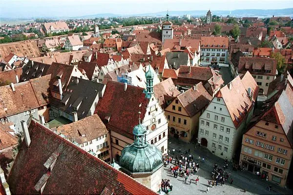 HISTORY OF GOTHIC ARCHITECTURE
