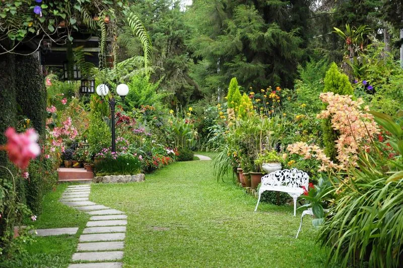 BRITISH PERIOD GARDENS ONE