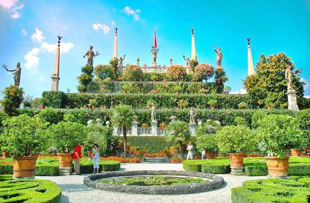 HANGING GARDENS