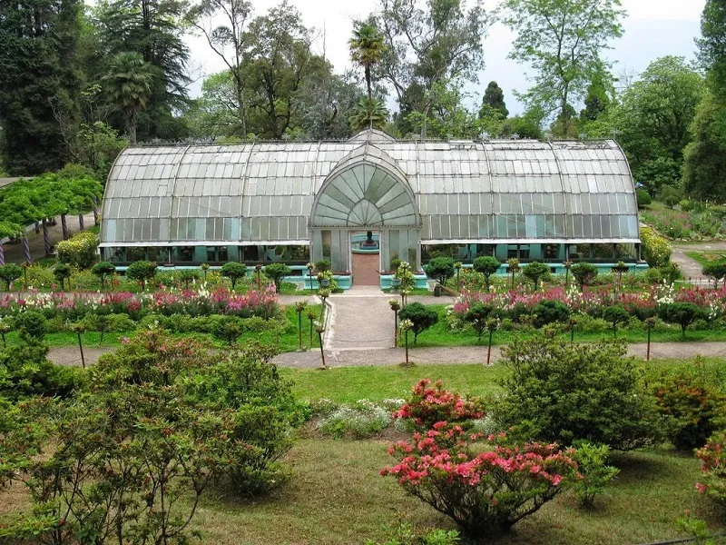 LLOYDS BOTANICAL GARDEN
