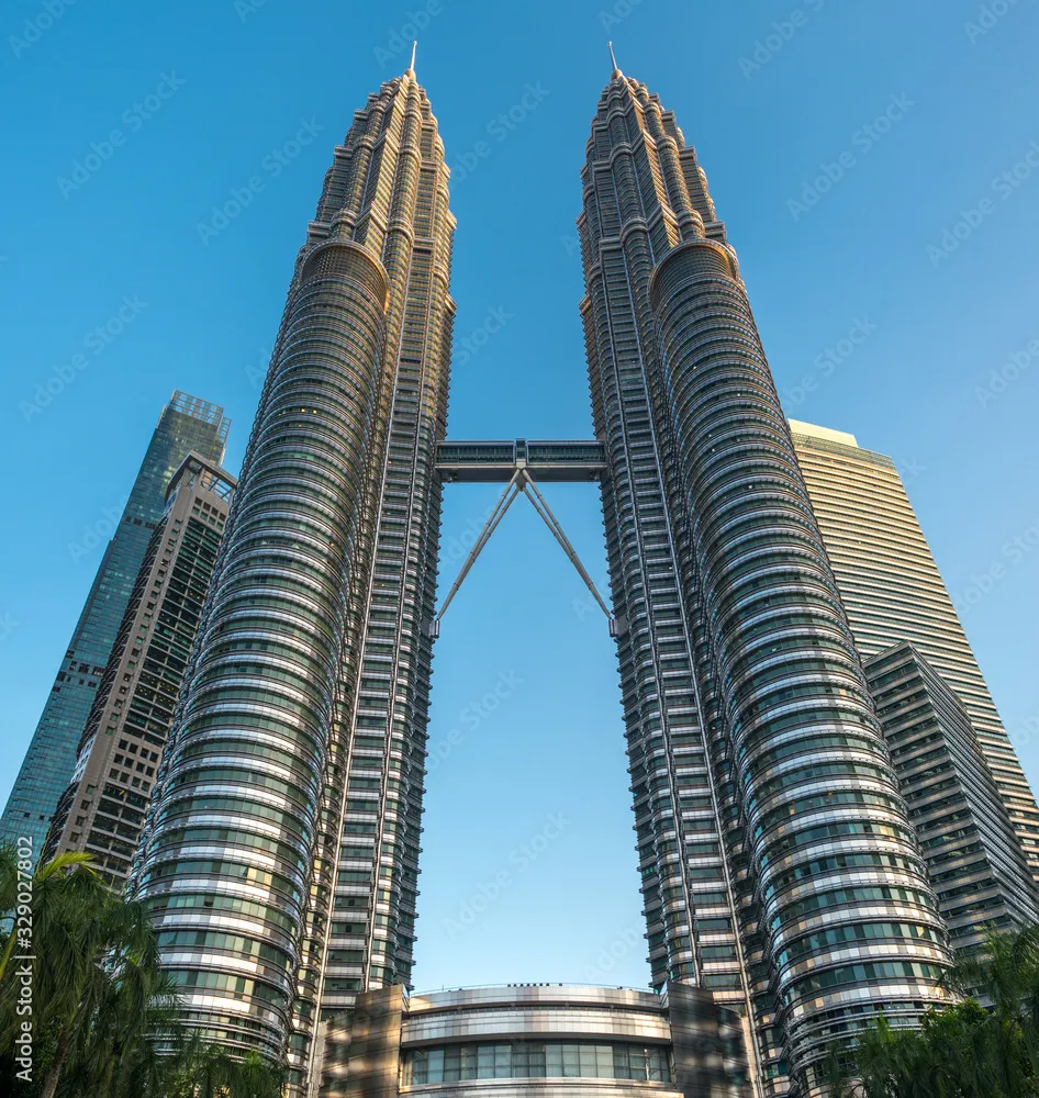 VISUAL EFFECTS OF SITING IN TALL BUILDING ONE