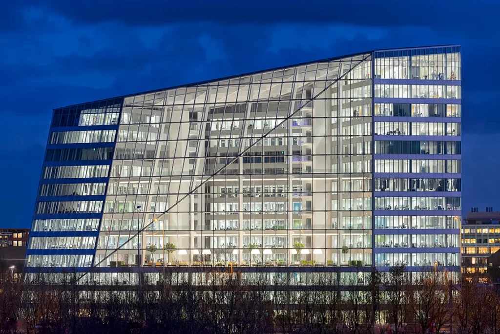 THE EDGE-AMSTERDAM