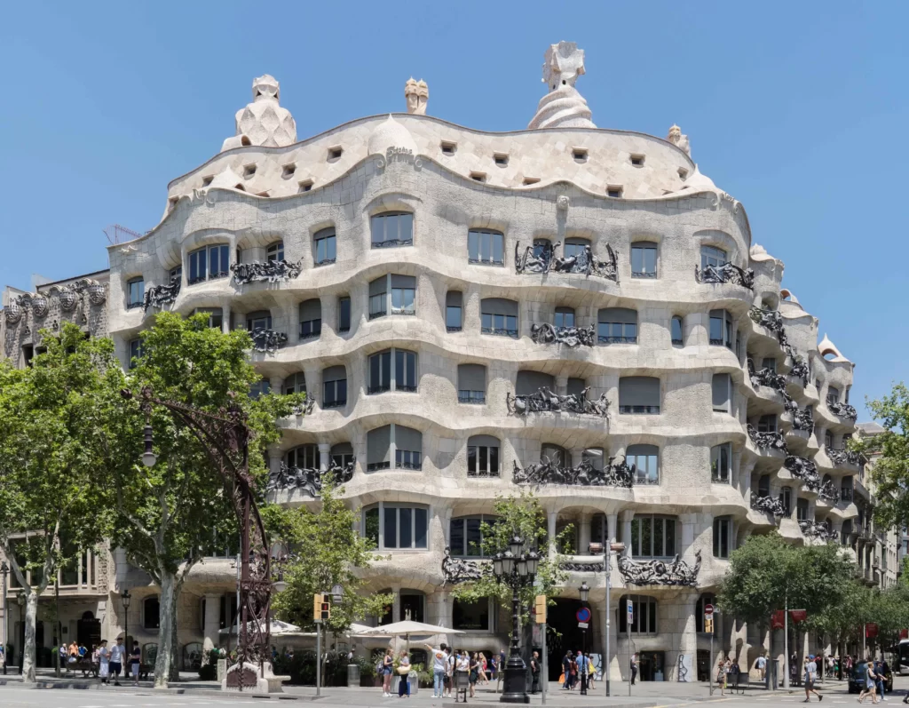 CASA MILA (LA PEDRERA)