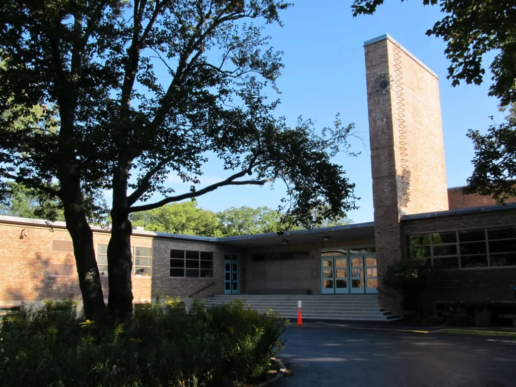 CROW ISLAND SCHOOL