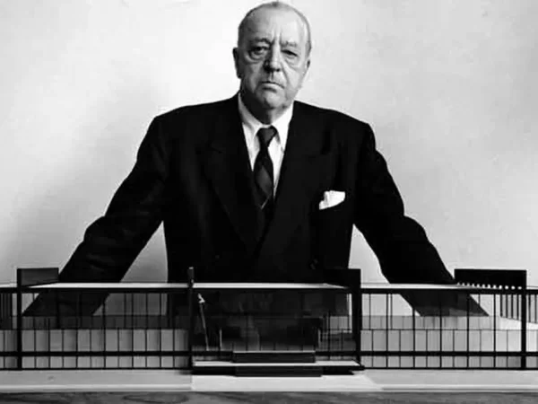 MIES VAN DER ROHE